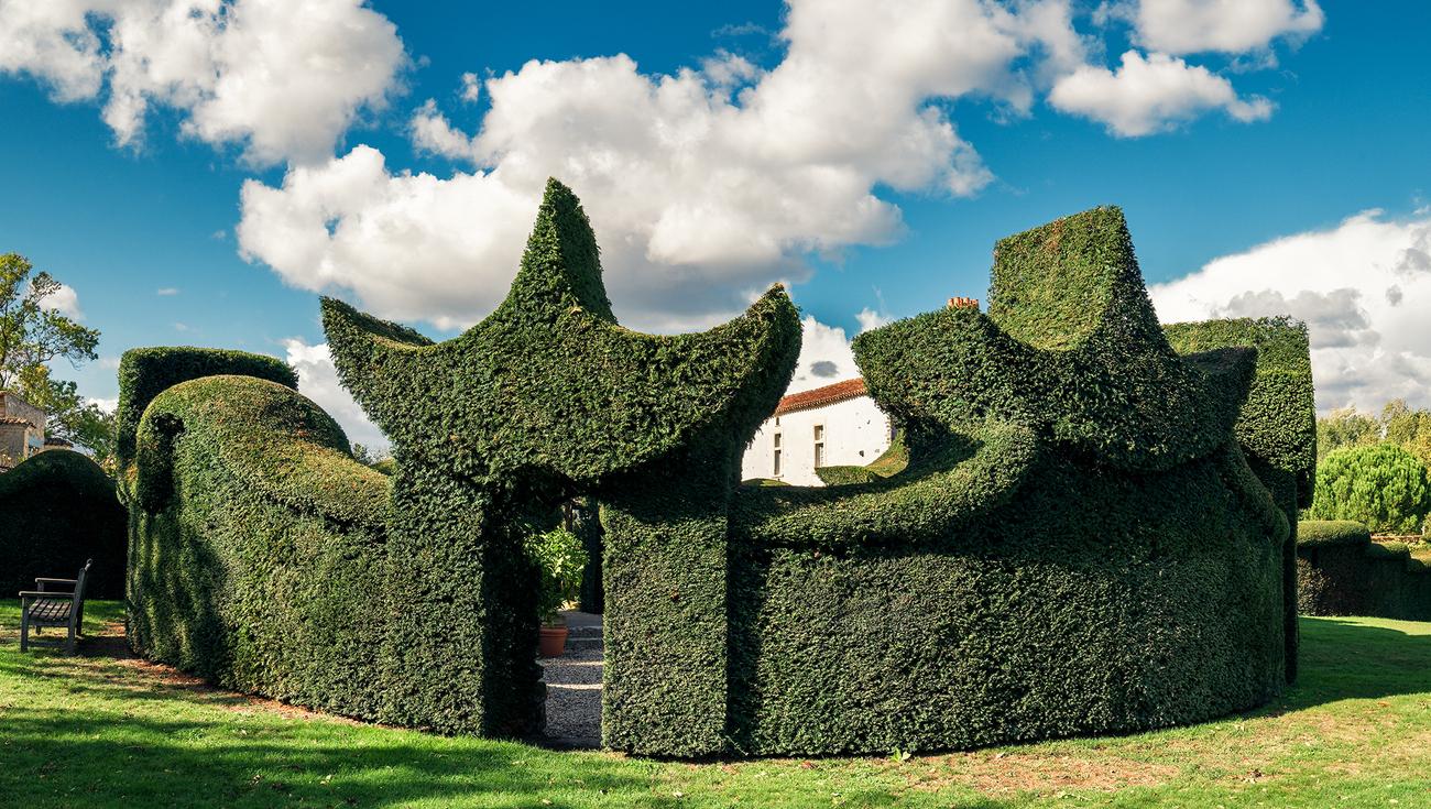 A l'extérieur du Théâtre de Verdure (© Lionel Hug)